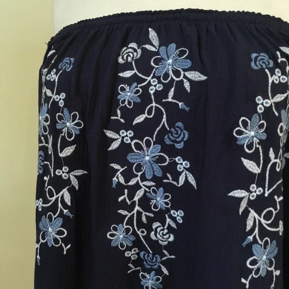 White Floral Embroidered Off Shoulder Navy Blouse - Picture 4 of 7
